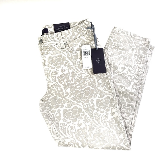 NYDJ Pants - NYDJ 6P Slim Fit Ankle Floral Paisley Capri Pants